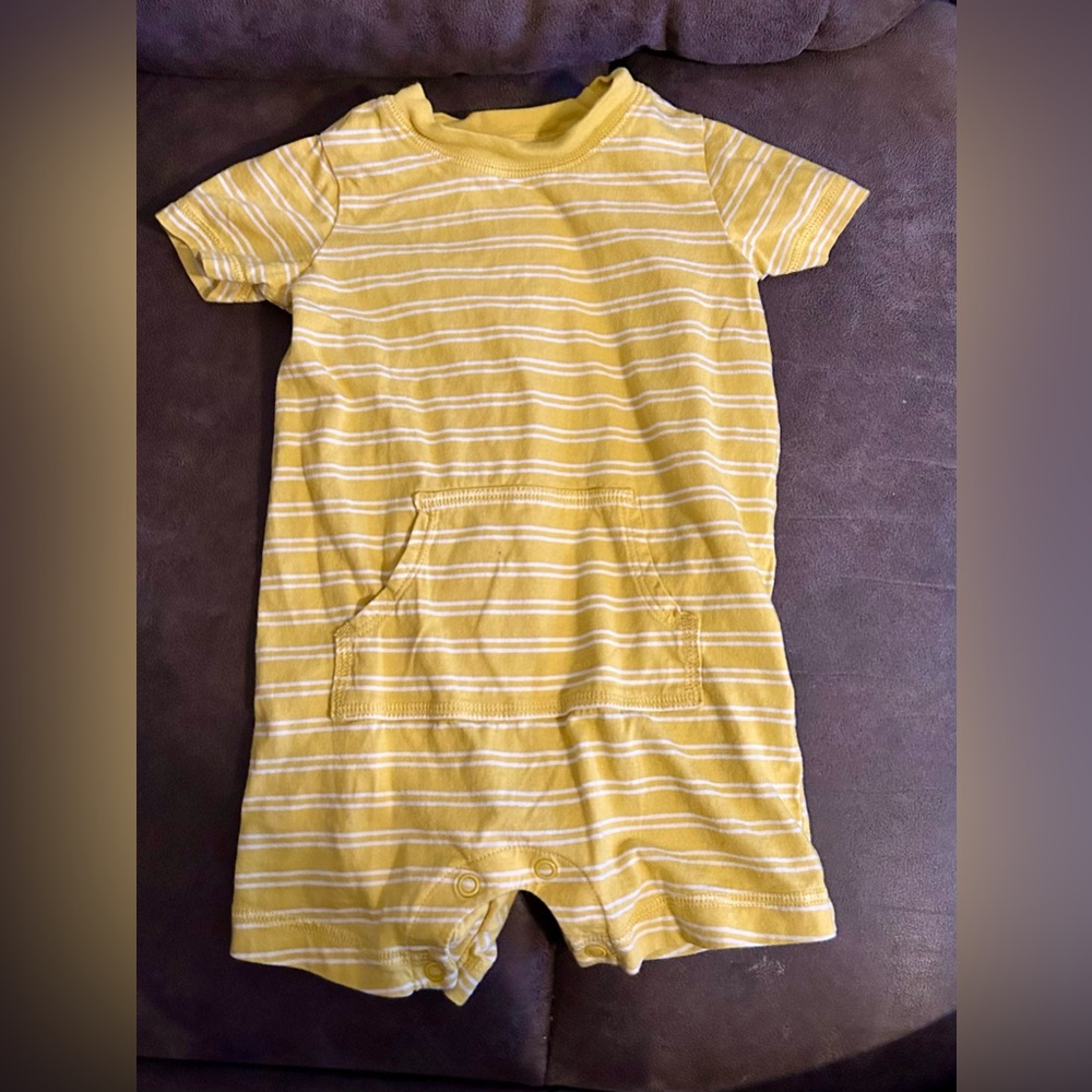 18 M Carter’s Bodysuit